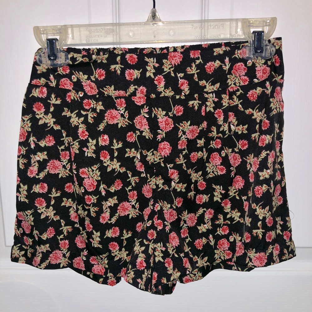 Rose-Patterned Flowy Shirts
